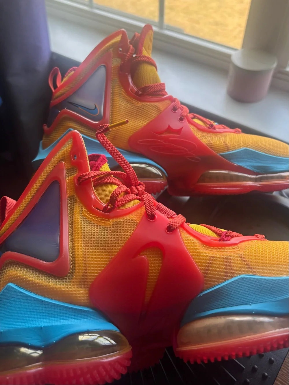 Nike LeBron 19 Tune Squad  men size 7.5